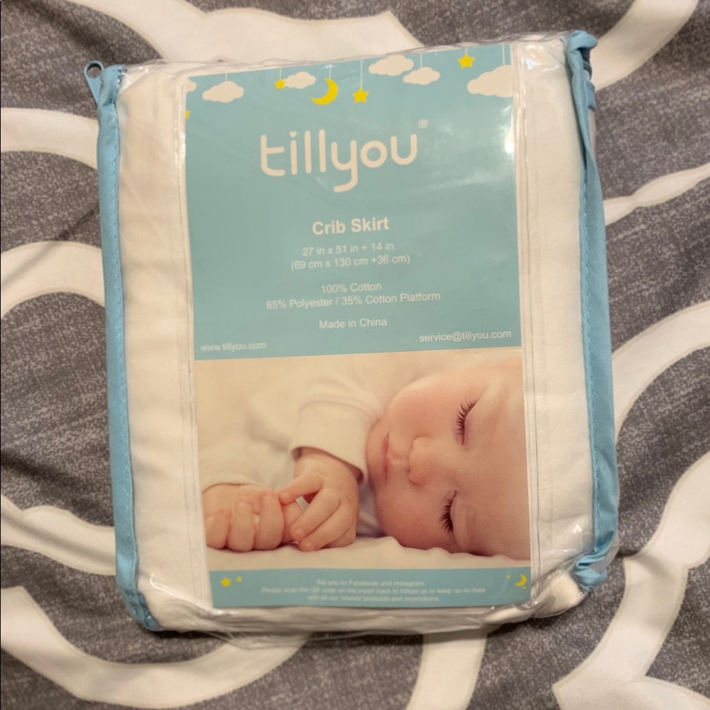 Baby crib skirt